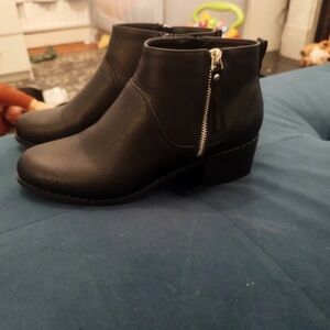 Chic Black Ankle Booties with Side Zipper